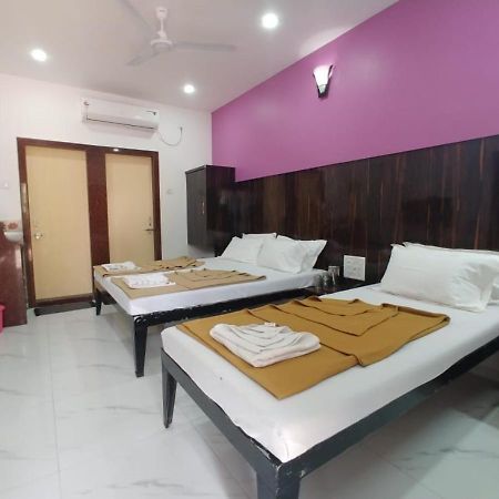 Hotel Yogiraj Shirdi Εξωτερικό φωτογραφία
