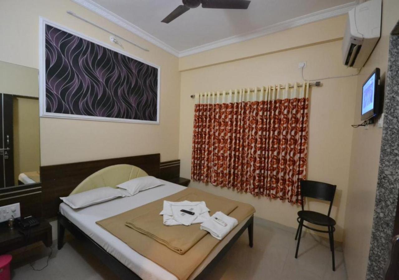 Hotel Yogiraj Shirdi Εξωτερικό φωτογραφία